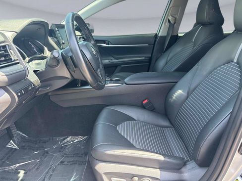 Used 2022 Toyota Camry SE FWD image 19