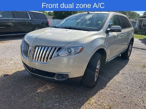 Used 2014 Lincoln MKX AWD w/ Equipment Group 101A image 4