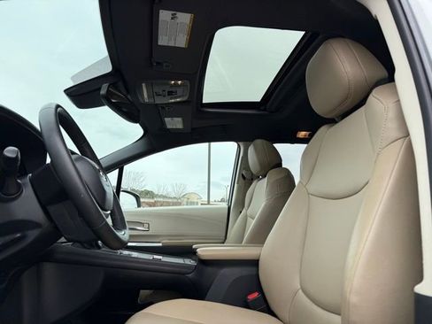 Used 2023 Toyota Sienna XLE w/ XLE Plus Package image 23