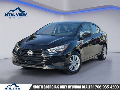 Used 2025 Nissan Versa S w/ Trunk Package FWD image 1