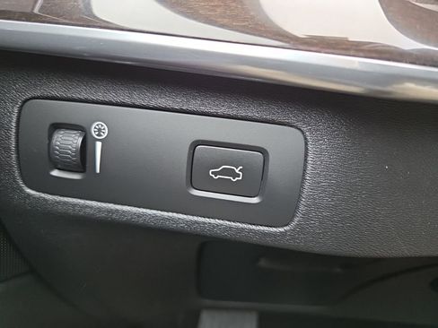 Used 2019 Volvo XC90 T6 Momentum image 33