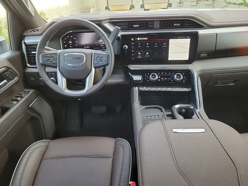 New 2026 GMC Sierra 2500 Denali w/ Denali Reserve Package image 15