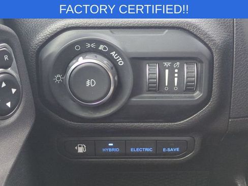 Certified 2021 Jeep Wrangler Unlimited Sahara w/ Cold Weather Group AWD/4WD image 16