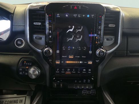 Used 2022 RAM 1500 Laramie AWD/4WD image 18