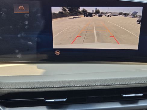 Used 2024 Cadillac XT4 Luxury w/ Cold Weather Package FWD image 14