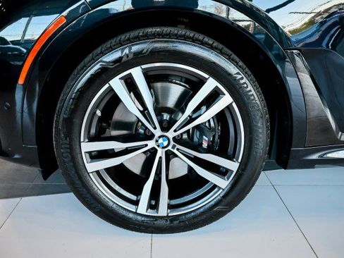 Used 2021 BMW X7 M50i w/ Executive Package image 59