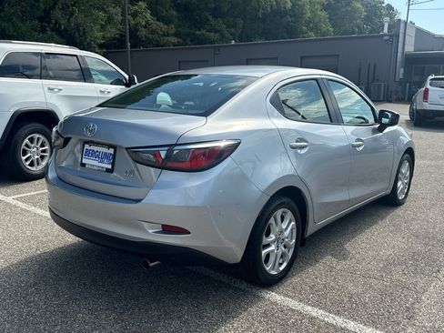 Used 2017 Toyota Yaris iA FWD image 5