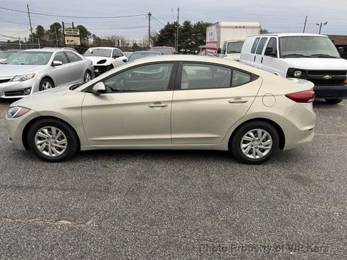 Used 2017 Hyundai Elantra SE image 8