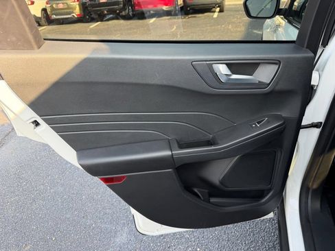 Used 2022 Ford Escape Titanium AWD/4WD image 18