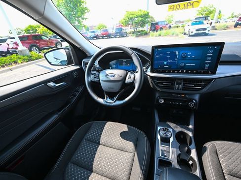 Used 2023 Ford Escape Active w/ Tech Pack #2 AWD/4WD image 32