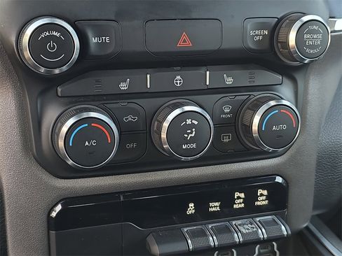 Used 2021 RAM 1500 Big Horn image 22