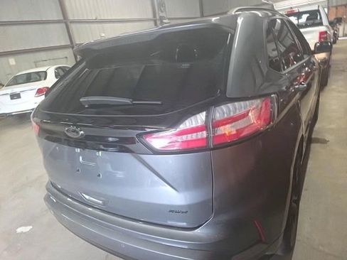 Used 2022 Ford Edge SE w/ Black Appearance Package AWD/4WD image 4
