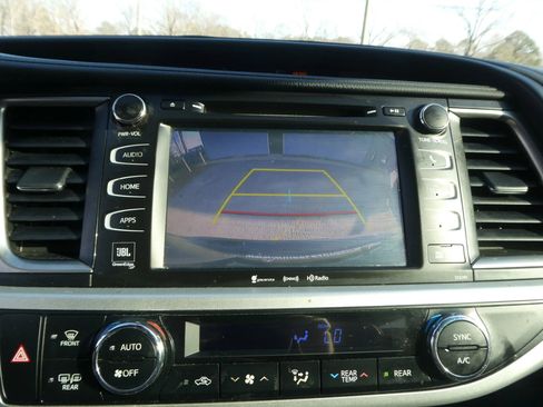 Used 2019 Toyota Highlander Limited image 24