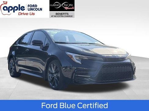 Used 2024 Toyota Corolla SE w/ Convenience Package FWD image 1