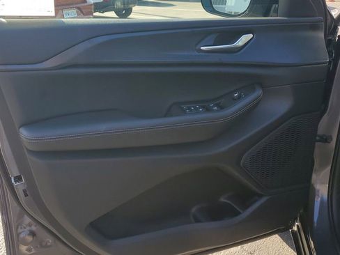 New 2025 Jeep Grand Cherokee Altitude image 20