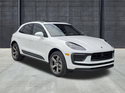 Used 2026 Porsche Macan AWD/4WD image 6