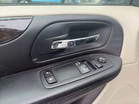 Used 2015 Dodge Grand Caravan SE w/ Quick Order Package 29E SE image 5