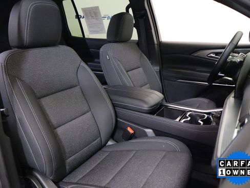 Used 2025 Chevrolet Traverse LT image 20