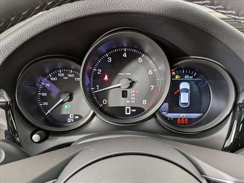 New 2026 Porsche Macan image 16