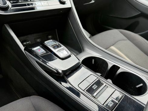 Used 2022 Hyundai Sonata SE FWD image 18