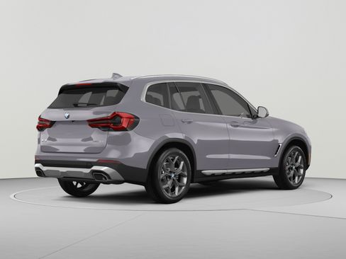 Used 2024 BMW X3 xDrive30i w/ Premium Package AWD/4WD image 3