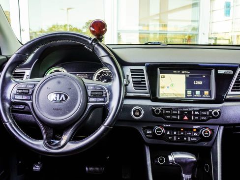 Used 2018 Kia Niro EX w/ EX Touring Graphite Edition FWD image 17