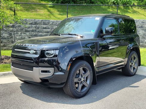 New 2025 Land Rover Defender 90 X-Dynamic SE image 1