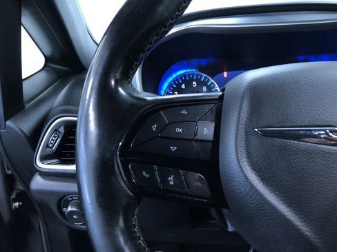 Used 2020 Chrysler Pacifica Touring-L Plus image 27