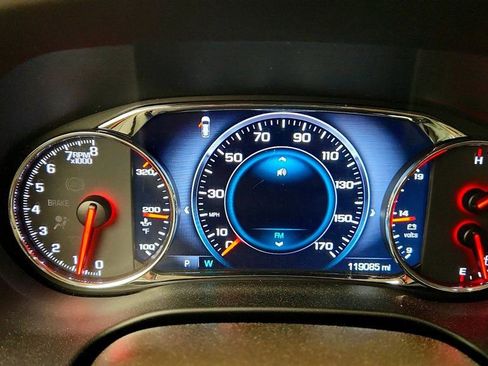 Used 2017 GMC Acadia Denali w/ Technology Package FWD image 14