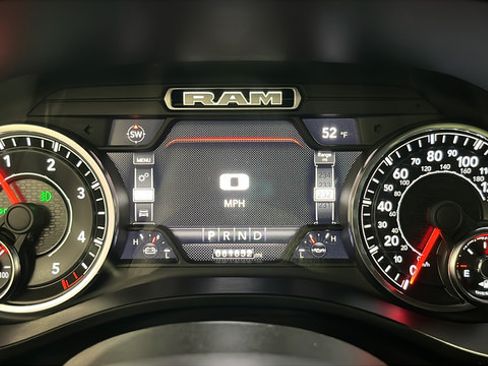 Used 2022 RAM 1500 Laramie AWD/4WD image 17