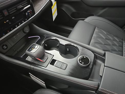New 2026 Nissan Rogue Platinum AWD/4WD image 25