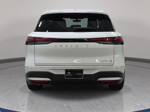 Certified 2026 INFINITI QX60 Luxe w/ Cargo Package AWD/4WD image 6
