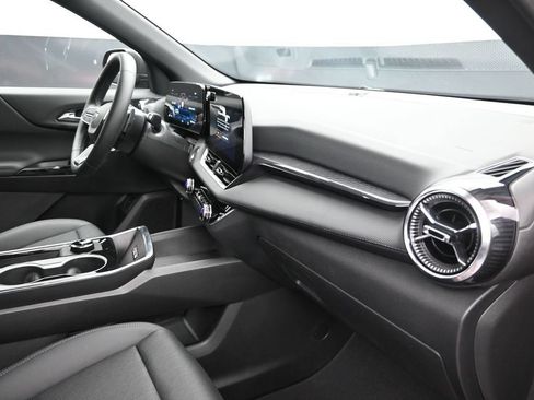 New 2026 Chevrolet Equinox LT w/ Convenience Package II FWD image 24