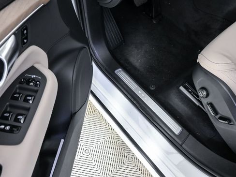 New 2026 Volvo XC90 T8 Plus AWD/4WD image 8
