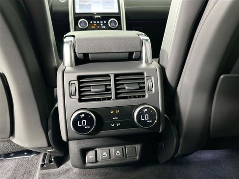 Certified 2024 Land Rover Discovery Dynamic SE AWD/4WD image 26