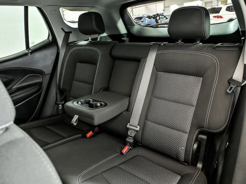 Used 2024 GMC Terrain SLE w/ Driver Convenience Package FWD image 14