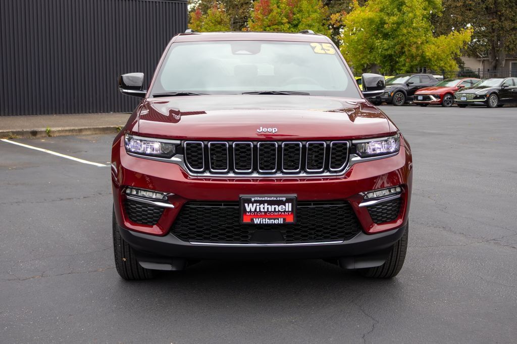 Used 2025 Jeep Grand Cherokee Limited AWD/4WD image 4