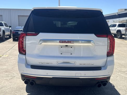 Used 2022 GMC Yukon Denali RWD image 12