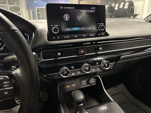 Used 2023 Honda Civic Sport image 11