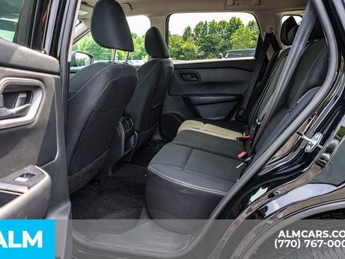 Used 2024 Nissan Rogue S FWD image 19