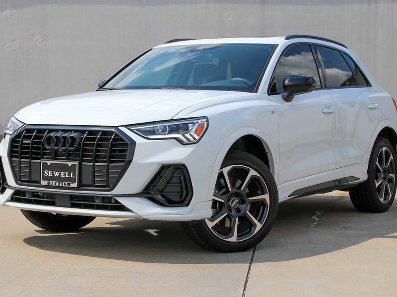 Certified 2025 Audi Q3 2.0T Premium Plus w/ Premium Plus Package image 1