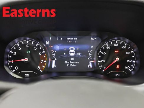 Used 2023 Jeep Compass Latitude w/ Sun and Sound Group AWD/4WD image 18