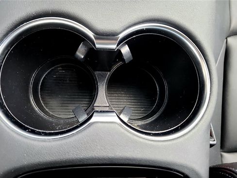 Certified 2023 Toyota Venza Nightshade image 34