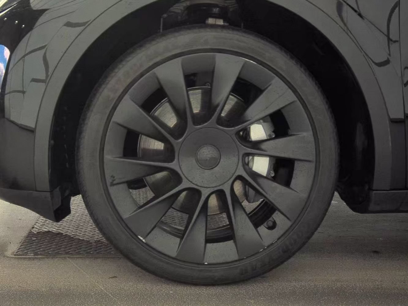 Used 2023 Tesla Model Y Long Range AWD/4WD image 19