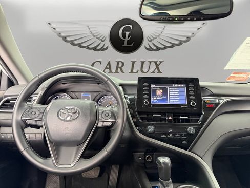 Used 2021 Toyota Camry SE w/ Convenience Package FWD image 10
