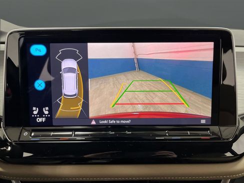 Used 2024 Volkswagen Atlas Cross Sport SE image 9