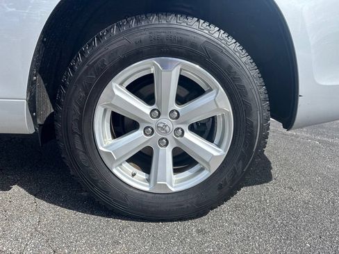 Used 2010 Toyota Highlander 2WD image 41