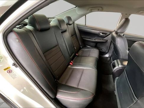 Used 2016 Toyota Camry SE FWD image 17