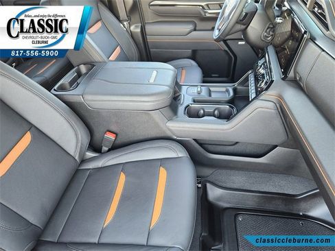 Used 2025 GMC Sierra 2500 AT4 w/ AT4 Premium Plus Package image 17