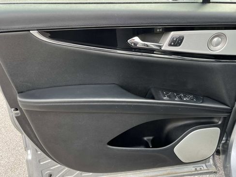 Used 2021 Lincoln Nautilus Reserve w/ Equipment Group 202A image 24